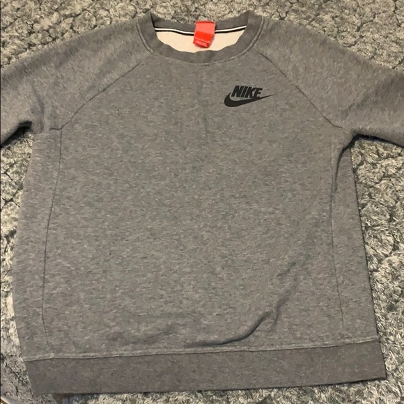 Nike Sweaters - Nike crew neck sweater